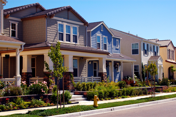 The Ultimate Guide to Real Estate: Buying and Selling Houses